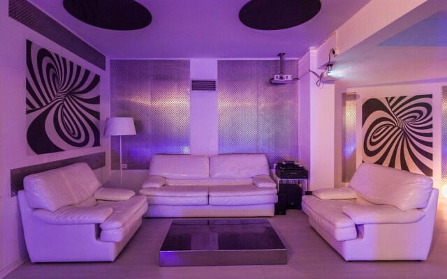 Villa BOND with Private Swimming Pool