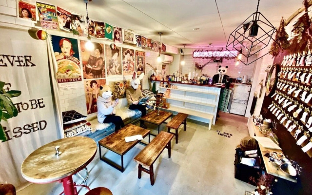 Root2 Coffee & Hostel