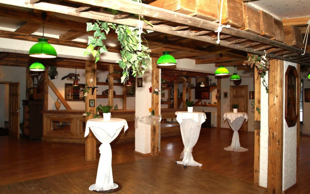 West Hotel an der Sächsischen Weinstrasse