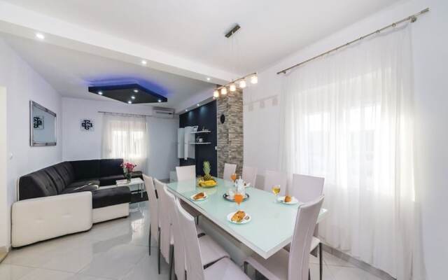 Charming Holiday Home in Kruševo With Swimming Pool