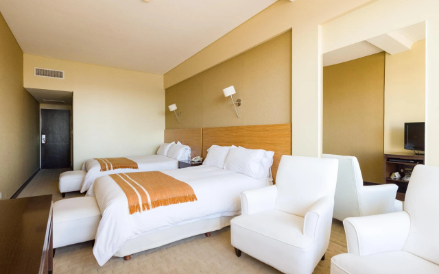 Rayentray Grand Hotel