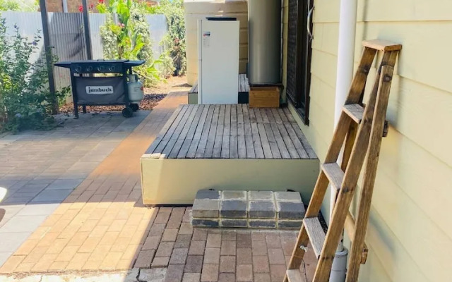 Unwind Retro-vibe Pet Friendly