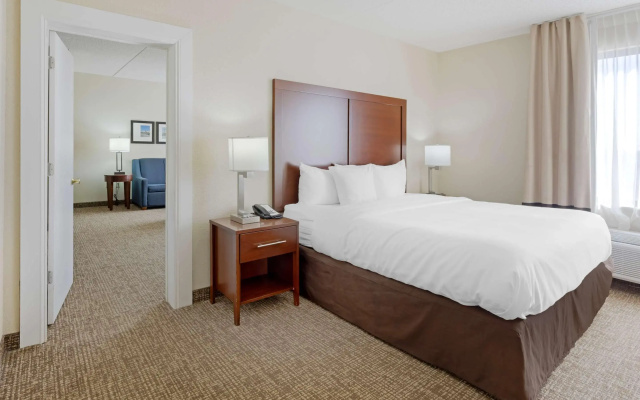 Comfort Inn & Suites Wichita Northeast