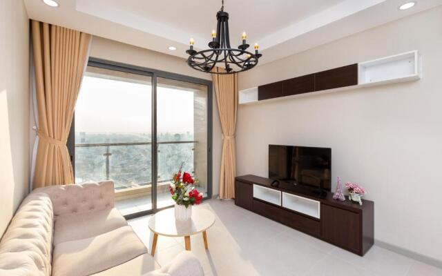Gold view APT4/2bed/2bath/free Pool&Gym