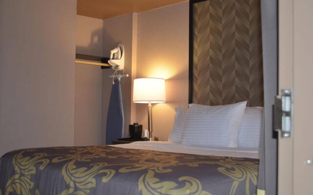 AArya Hotel By Niagara Fashion Outlets