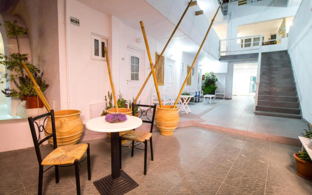 Tinas Plus Hotel