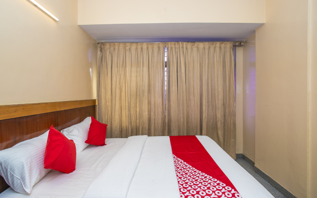 OYO 12965 Archana Comforts