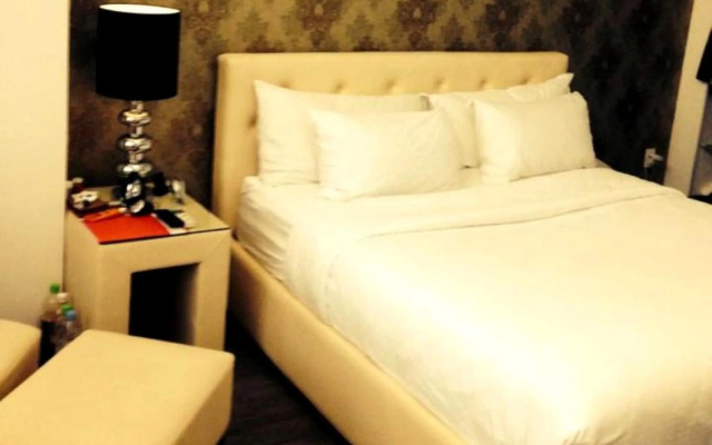 Koi Boutique Riverside