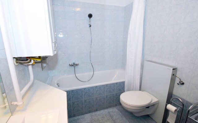 Arpad Bridge Apartments