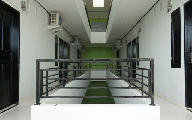 SPOT ON 2330 Pondok Grand Mamoa