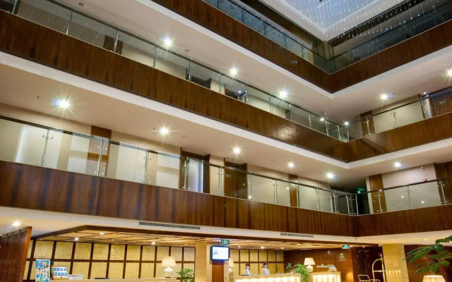 Titan Paradise Xiamen Hotel