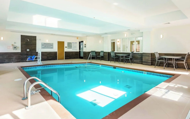 Comfort Suites Four Seasons