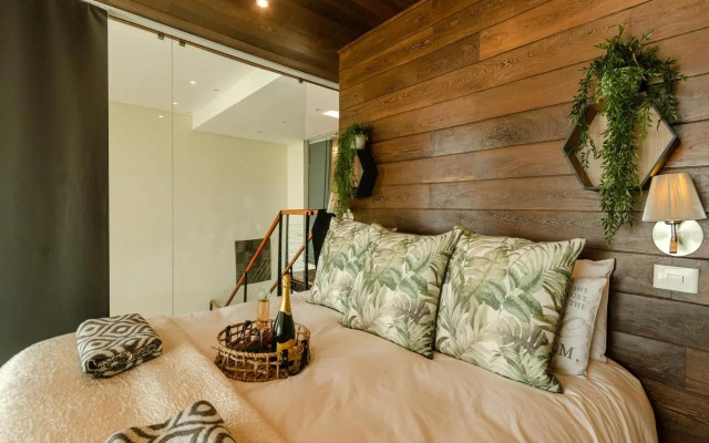 Quayside Waterfront Apartment
