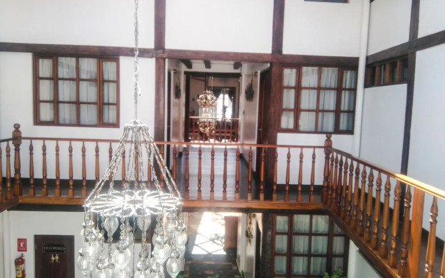 Felicia Hotel & Suites