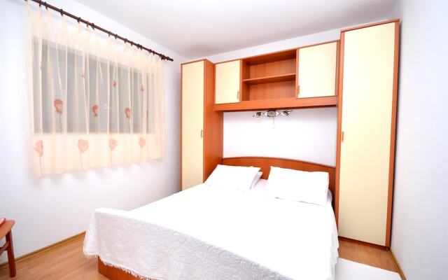 Apartments Mirta