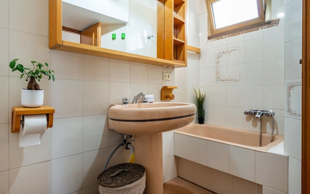Crafty House With Wi-fi