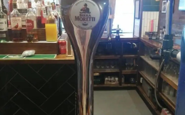 OYO The Castlegate Arms