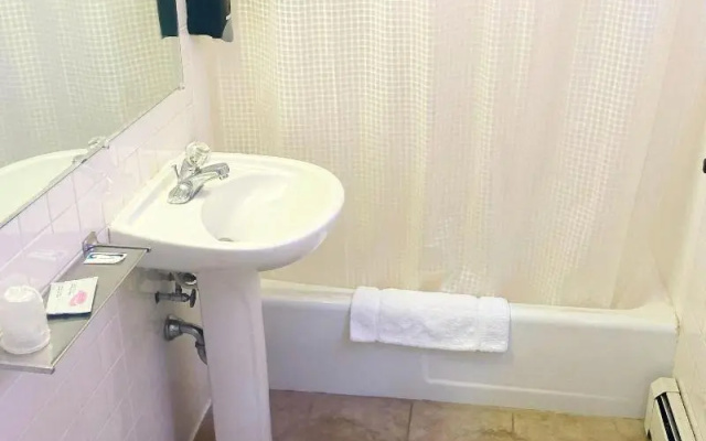 Brewer Motor Inn