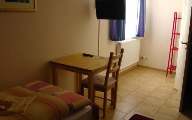 Assos Hotel Restaurant