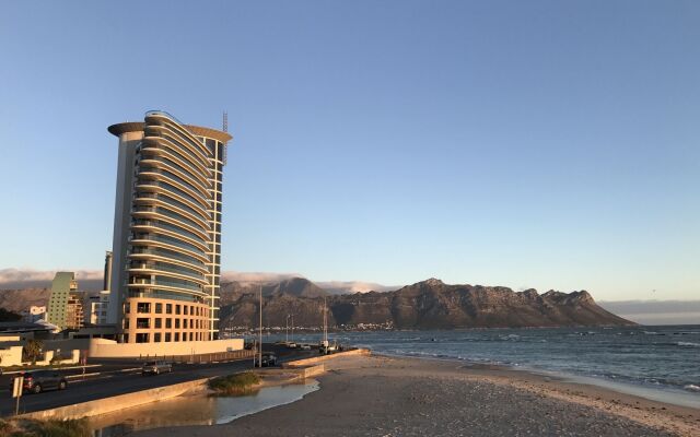 Loddeys Ocean View Apartments