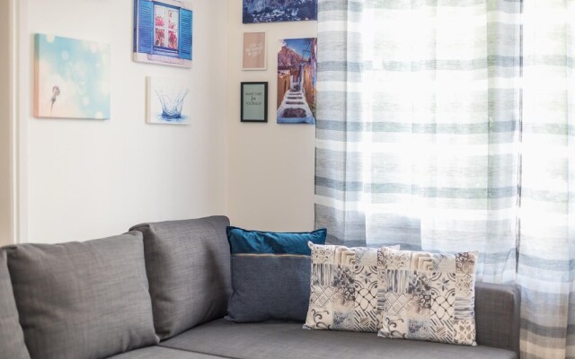 Athens Bright Suite by Cloudkeys