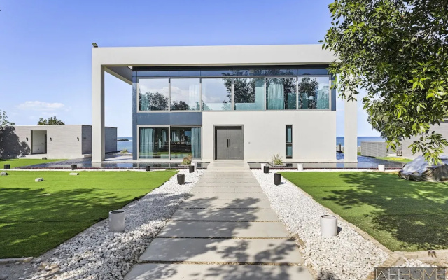 WelHome - Extraordinary Giant Water Villa on Nurai Island