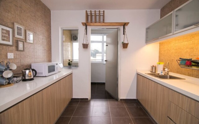 Charming 3BR Home in Quiet Neighbourhood