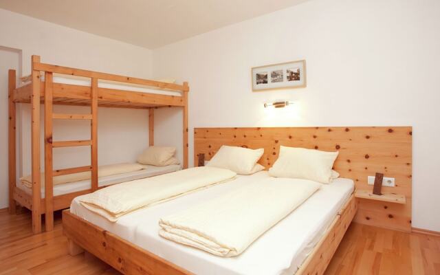 Plush Farmhouse in Ramsau im Zillertal near Ski Area