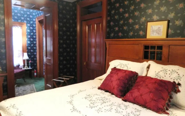 Montgomery Mansion Bed and Breakfast