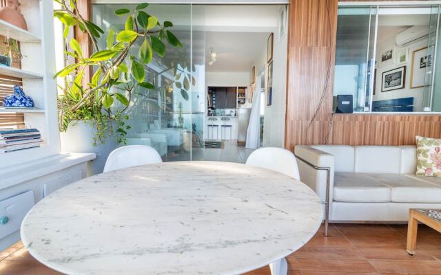 RV04 - Quarto e Sala Vista Mar