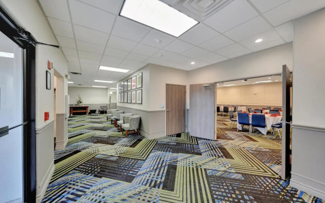 Holiday Inn Express Hotel & Suites Beatrice by IHG