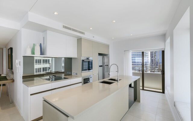 Soul on the Esplanade - HR Surfers Paradise