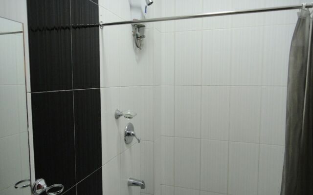 Aquari Travellers Suites