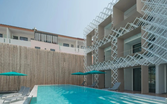 Yanud Residence