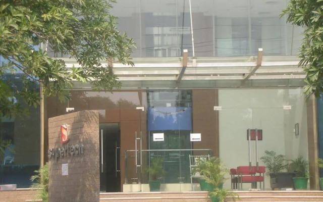 Hotel Hyphen Noida