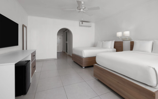 Grand Decameron Montego Beach, A Trademark All-Inclusive Resort