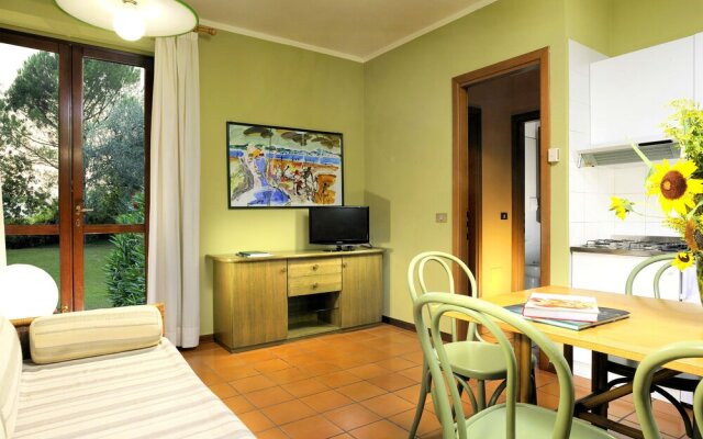 Well Kept And Comfortable Apartment Only 2 Km. From Garda
