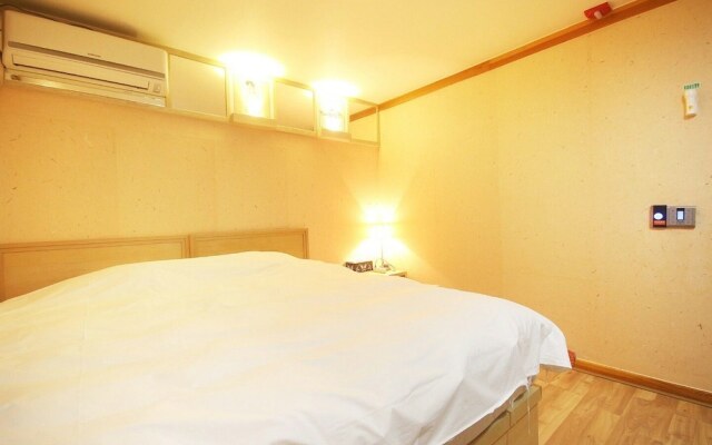 Jeonju Hansung Tourist Hotel