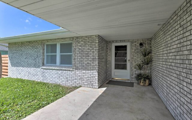 Edgewater Abode ~ 7 Mi to New Smyrna Beach!