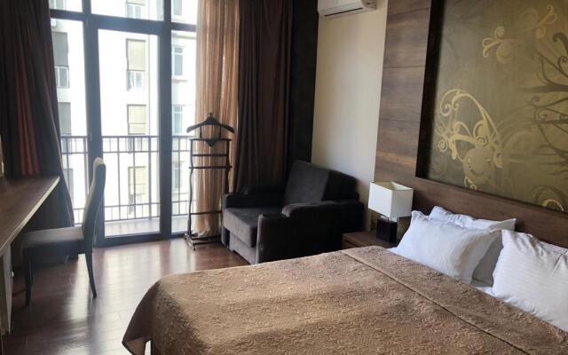 Freedom Square Apartment