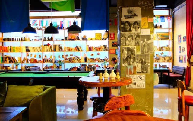 Alley Youth Hostel