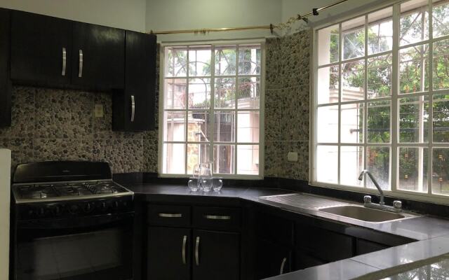Friendly 4-bed House in Managua