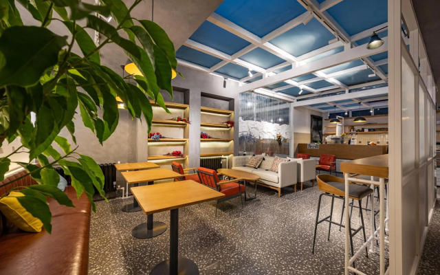 Qiuguo Hutong Courtyard Hotel