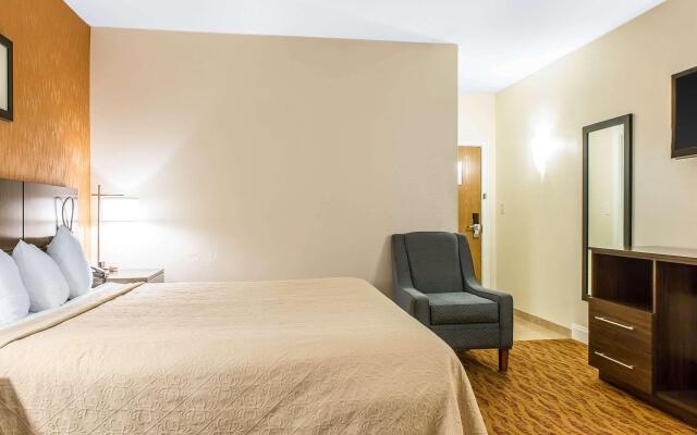 Quality Inn & Suites Middletown - Newport