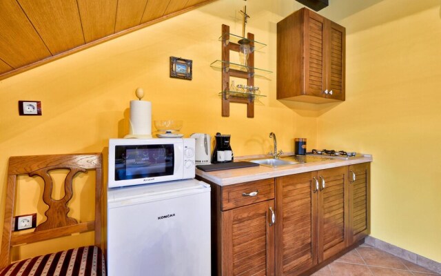 Awesome Home in Adamovec With 2 Bedrooms, Sauna and Wifi