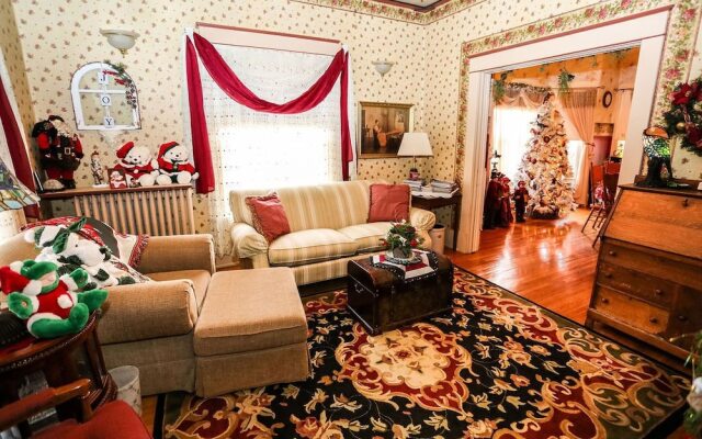 3rd Street Nest Bed & Breakfast