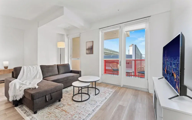 Stylish LA Studio Prime Location