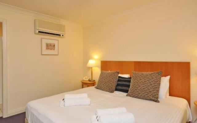 Villa Petit Verdot Located Within Cypress Lakes