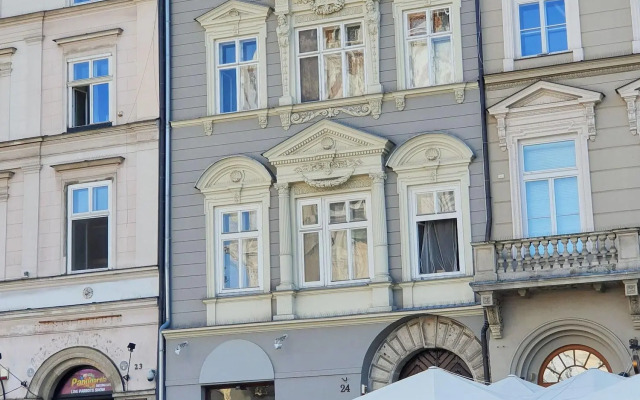 Main Square Apartments