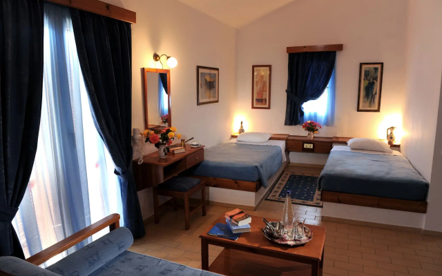 Delfinia Hotel & Bungalows